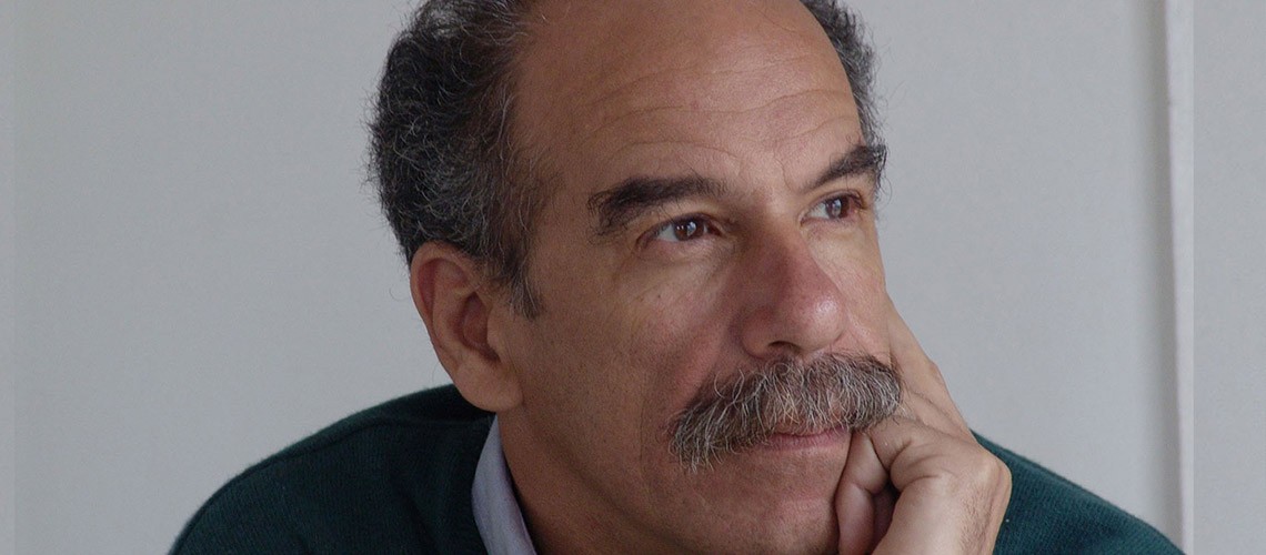 Bir Kutu Kitap Carlos María Domínguez